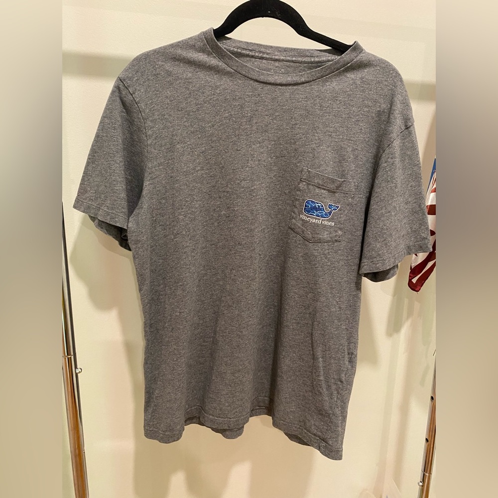 Vineyard Vines T-Shirt - Size Small